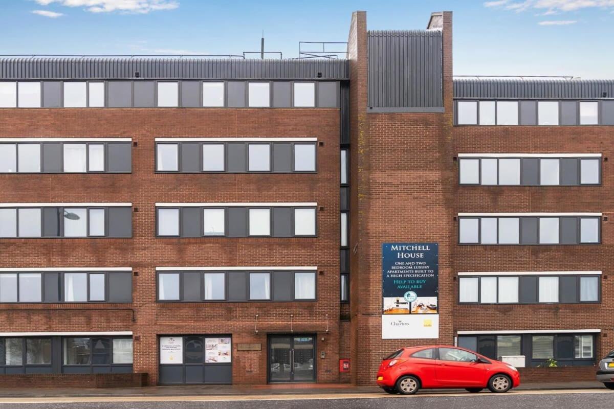 Lovely 1 Bedroom Apartment In The Heart Of Eastleigh Exterior photo